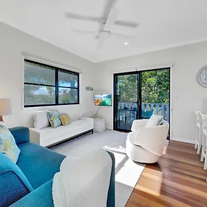  Apartment Serene Beachside