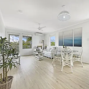  Apartment Seaside Self-contained